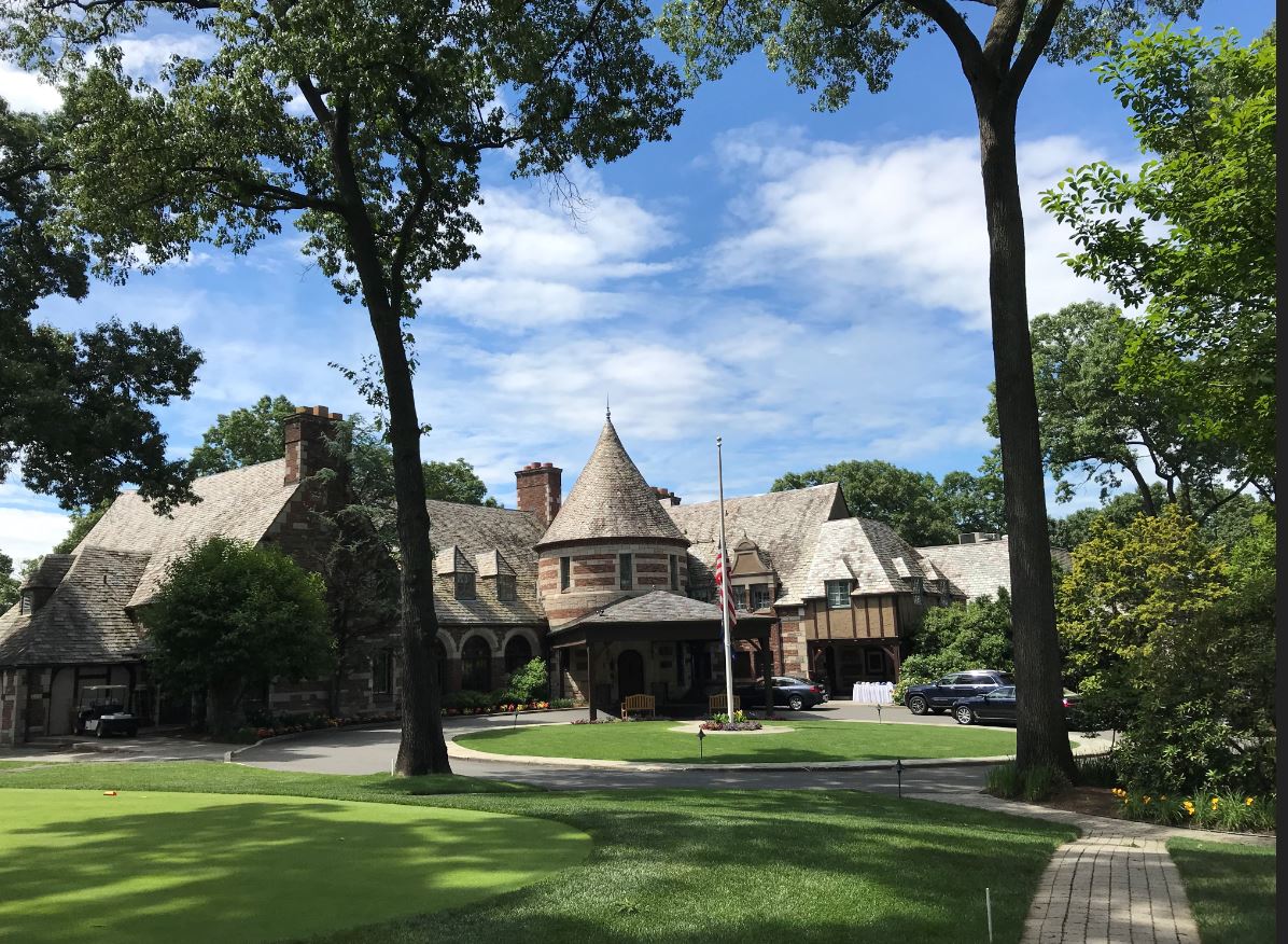 Ridgewood CC Clubhouse - from 1st tee